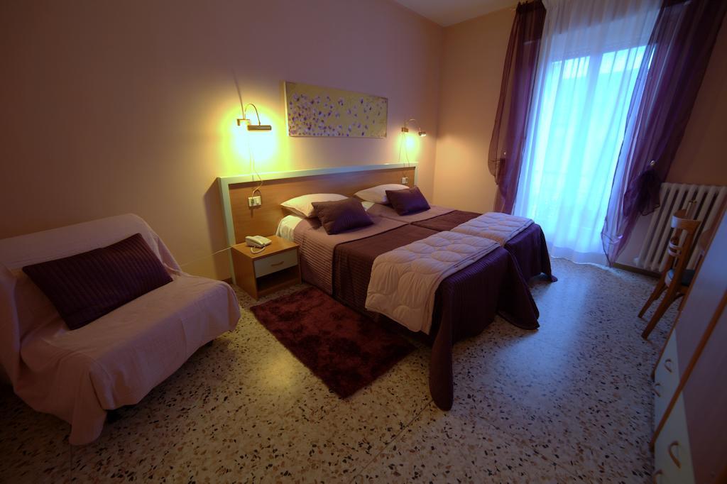 Hotel San Donnino Fidenza Pokój zdjęcie